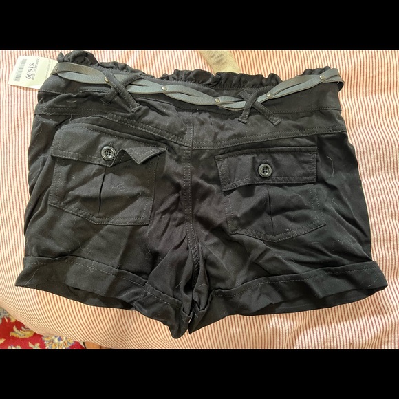 BeBop Women's Black Soft Shorts with Belt Size 9 30in Waist - Picture 4 of 5